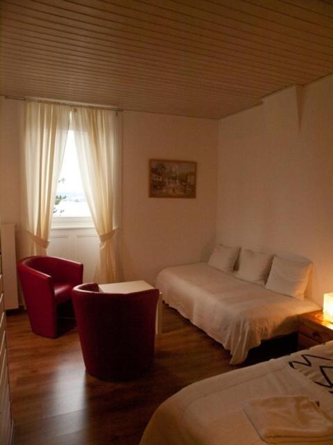 Hotel Garni Villa Carmen La Neuveville Pokoj fotografie